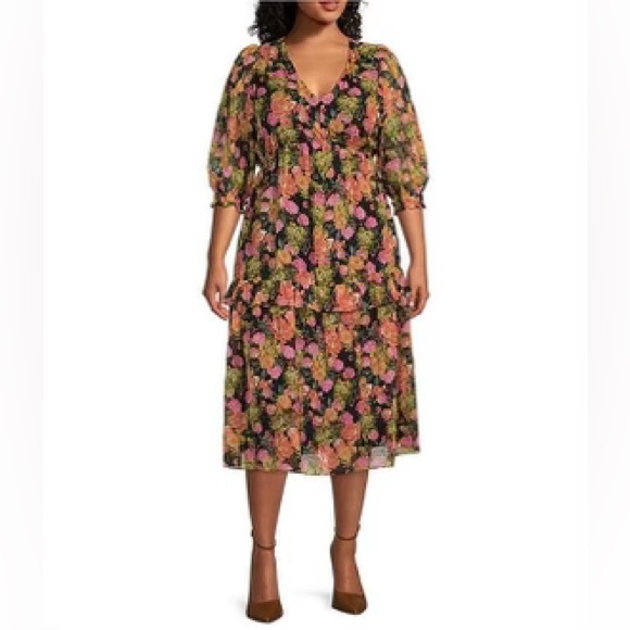 Plus Dress - Picture 2 of 9